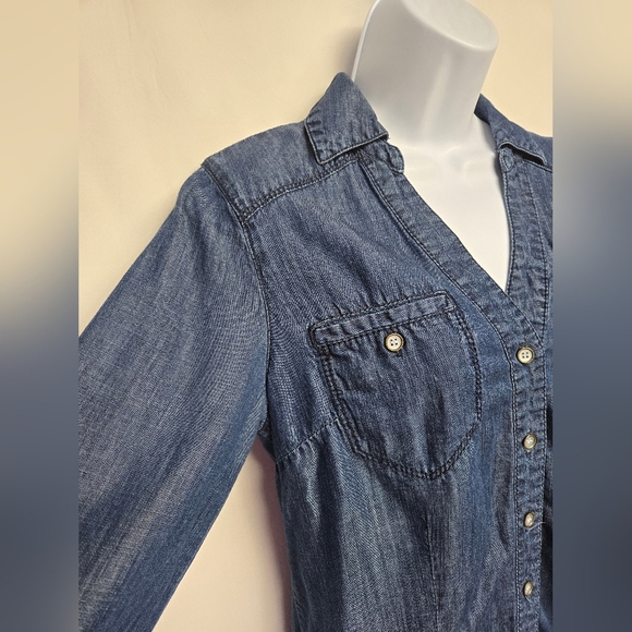 INC 6 Blue Denim Long Sleeve Button Down Shirt Top Collared V Neck Pockets - Picture 2 of 5